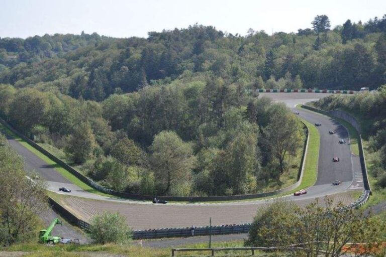 Circuit_de_Charade-scenery_2